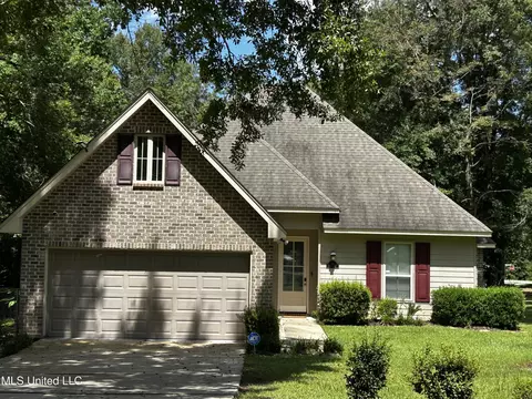 241 Rollingwood Dr, Carriere, MS 39426