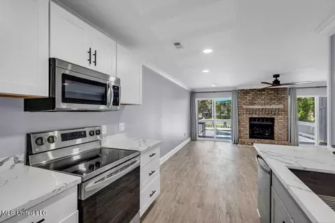 Kitchen - 280 Highpoint Dr, Diamondhead, MS 39525 photo 5 of 5