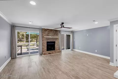 Living - 280 Highpoint Dr, Diamondhead, MS 39525 photo 4 of 4