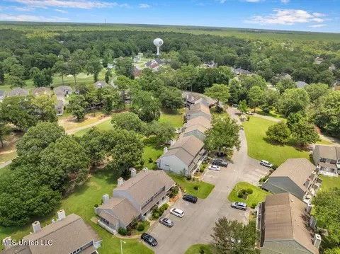 View/Area - 280 Highpoint Dr, Diamondhead, MS 39525 photo 3 of 6