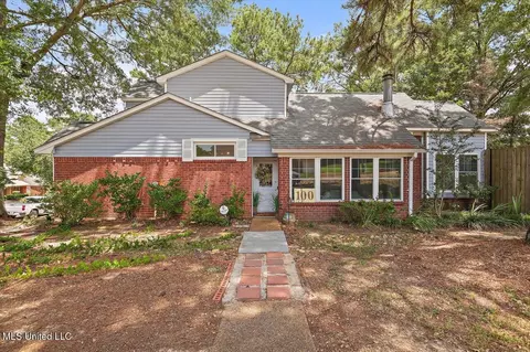 100 Misty Morning Ln, Clinton, MS 39056