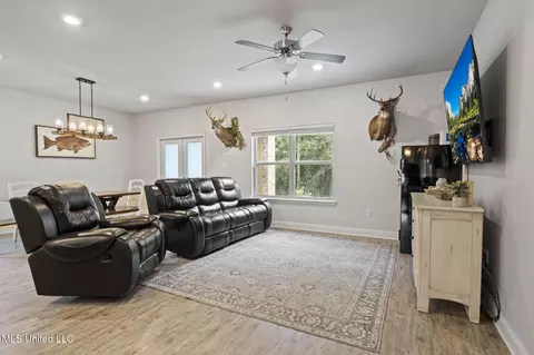 5367 Overland Dr, Biloxi, MS 39532 photo 5