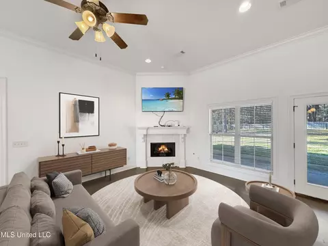 Living - 1178 Sanctuary Dr, Brandon, MS 39042 photo 2 of 5