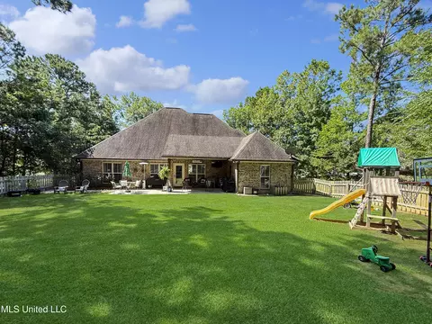 Exterior - 1178 Sanctuary Dr, Brandon, MS 39042 photo 5 of 7