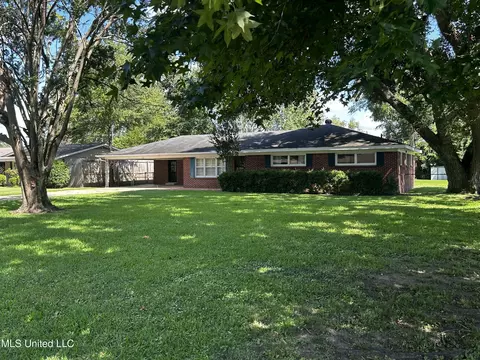 504 E Jeff Davis Ave, Greenwood, MS 38930