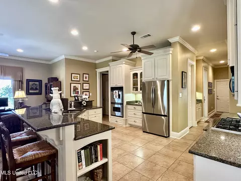 Kitchen - 127 Dunleith Way, Clinton, MS 39056 photo 4 of 9