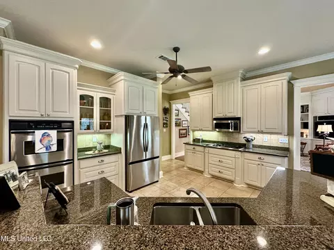 Kitchen - 127 Dunleith Way, Clinton, MS 39056 photo 1 of 9