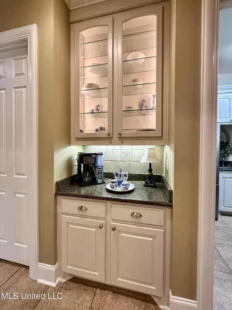 Kitchen - 127 Dunleith Way, Clinton, MS 39056 photo 9 of 9