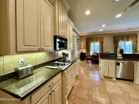 Kitchen - 127 Dunleith Way, Clinton, MS 39056 photo 2 of 9