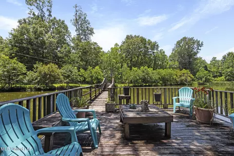 Exterior - 127 Winged Foot Cir, Jackson, MS 39211 photo 13 of 17