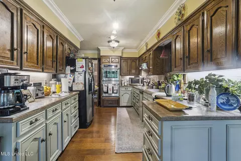 Kitchen - 127 Winged Foot Cir, Jackson, MS 39211 photo 3 of 3