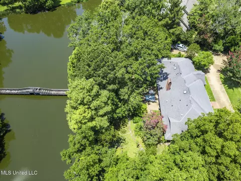 View/Area - 127 Winged Foot Cir, Jackson, MS 39211 photo 7 of 12