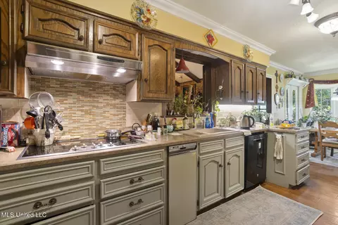 Kitchen - 127 Winged Foot Cir, Jackson, MS 39211 photo 1 of 3