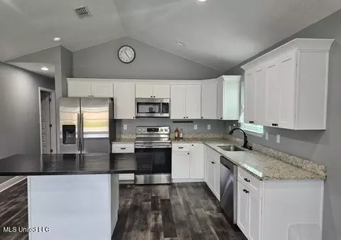 Kitchen - 19570 Rudd Dr, Saucier, MS 39574 photo 2 of 2