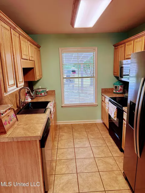 Kitchen - 616 Shadowridge Dr, Brandon, MS 39047 photo 1 of 1
