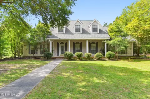 346 Lake David Dr, Picayune, MS 39466