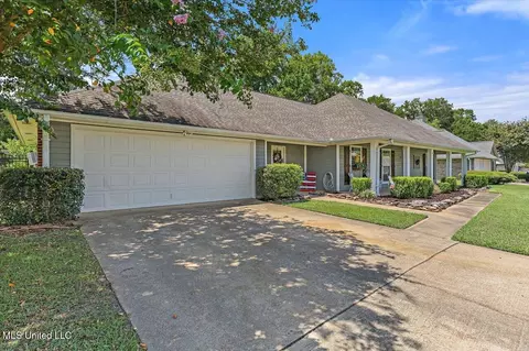 39 Lamplighter Rd, Pearl, MS 39208 photo 3