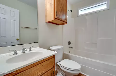 Bath - 625 Briars Bnd, Brandon, MS 39042 photo 5 of 5
