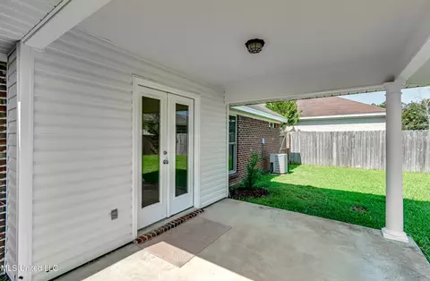Exterior - 625 Briars Bnd, Brandon, MS 39042 photo 12 of 15
