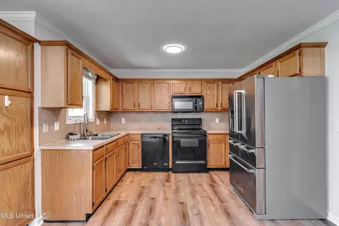 Kitchen - 625 Briars Bnd, Brandon, MS 39042 photo 2 of 7