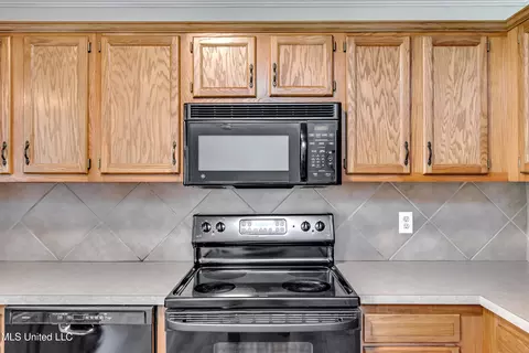 Kitchen - 625 Briars Bnd, Brandon, MS 39042 photo 7 of 7