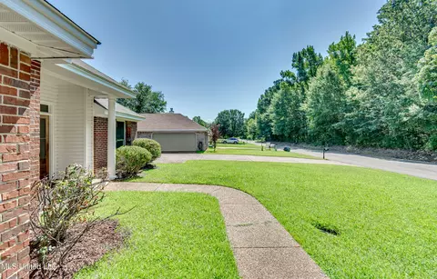 Exterior - 625 Briars Bnd, Brandon, MS 39042 photo 7 of 15