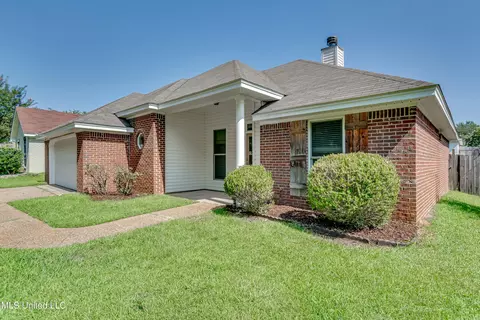 Exterior - 625 Briars Bnd, Brandon, MS 39042 photo 4 of 15