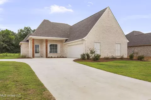 121 Lewis Farms Dr, Madison, MS 39110