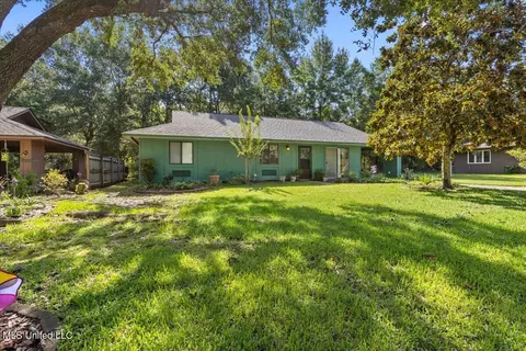 4 Possum Way, Diamondhead, MS 39525
