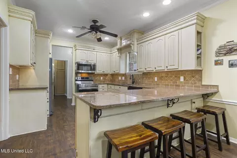 Kitchen - 1629 Kimbell Rd, Terry, MS 39170 photo 1 of 4