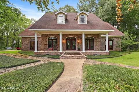 1700 Dunn Pease Rd, Raymond, MS 39154
