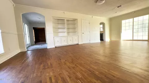 3736 Baywood Dr, Moss Point, MS 39563
