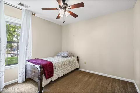 Bedroom - 6671 River Birch Rd, Walls, MS 38680 photo 3 of 4