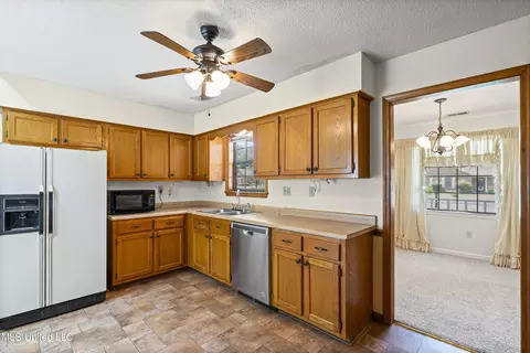 Kitchen - 6671 River Birch Rd, Walls, MS 38680 photo 1 of 2