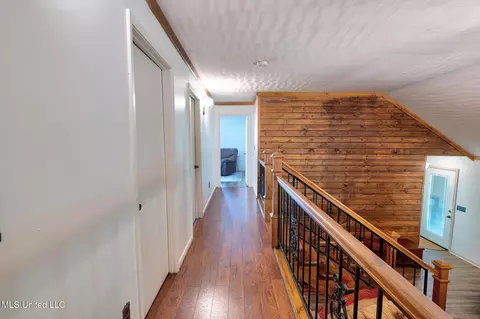 Entry Way - 3953 Standing Pine Rd, Carthage, MS 39051 photo 6 of 7