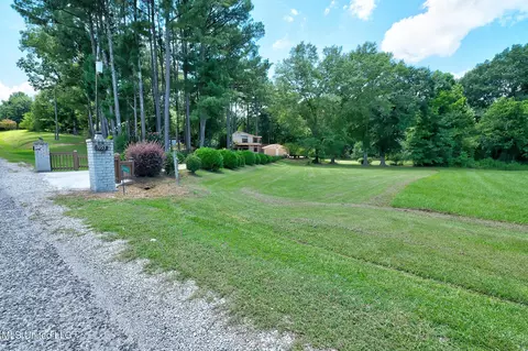 Exterior - 3953 Standing Pine Rd, Carthage, MS 39051 photo 7 of 11