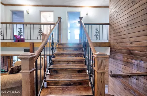 Entry Way - 3953 Standing Pine Rd, Carthage, MS 39051 photo 5 of 7