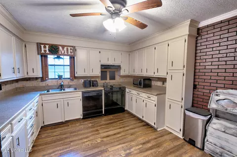 Kitchen - 3953 Standing Pine Rd, Carthage, MS 39051 photo 1 of 4