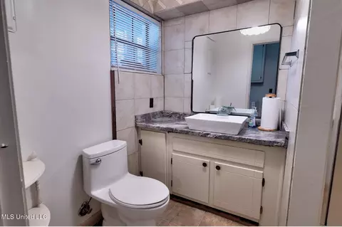 Bath - 3953 Standing Pine Rd, Carthage, MS 39051 photo 1 of 3