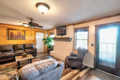 Living - 3953 Standing Pine Rd, Carthage, MS 39051 photo 2 of 3
