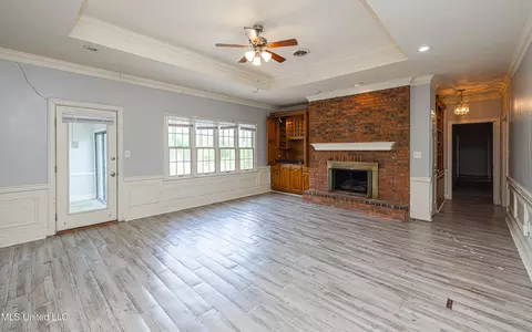 Living - 100 Rolling Meadows Dr, Jackson, MS 39211 photo 1 of 3