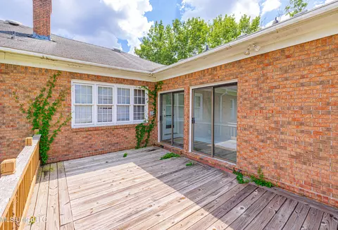 Exterior - 100 Rolling Meadows Dr, Jackson, MS 39211 photo 8 of 8