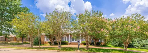 100 Rolling Meadows Dr, Jackson, MS 39211