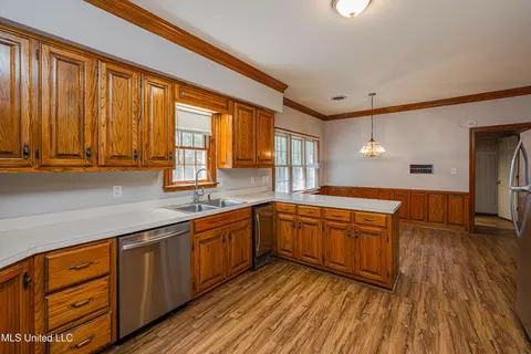 Kitchen - 100 Rolling Meadows Dr, Jackson, MS 39211 photo 1 of 4