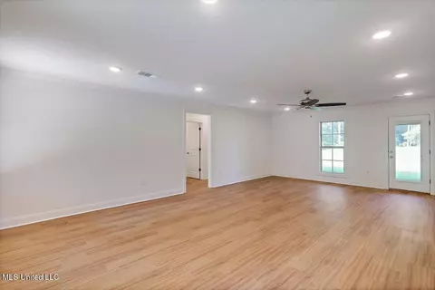 Living - 274 Morrison Rd, Florence, MS 39073 photo 5 of 5