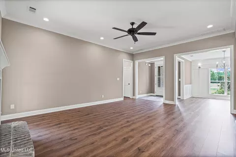 Living - 1688 Ashtons Lane Ln, Hernando, MS 38632 photo 2 of 2