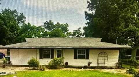 98 Russell Blvd, Gulfport, MS 39501