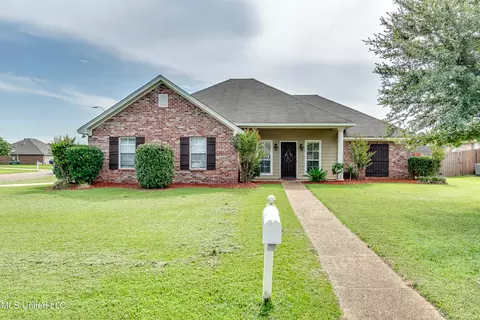 1076 Spanish Oak Dr, Pearl, MS 39208