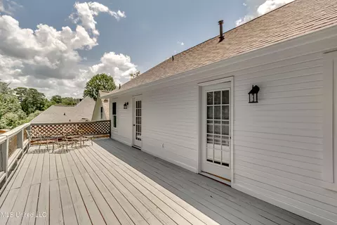 Exterior - 556 Cliffview Dr, Brandon, MS 39047 photo 10 of 10