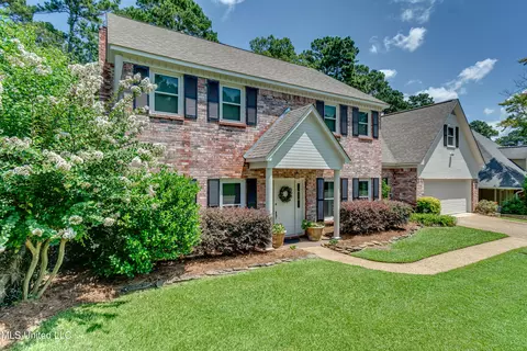 Exterior - 556 Cliffview Dr, Brandon, MS 39047 photo 3 of 10